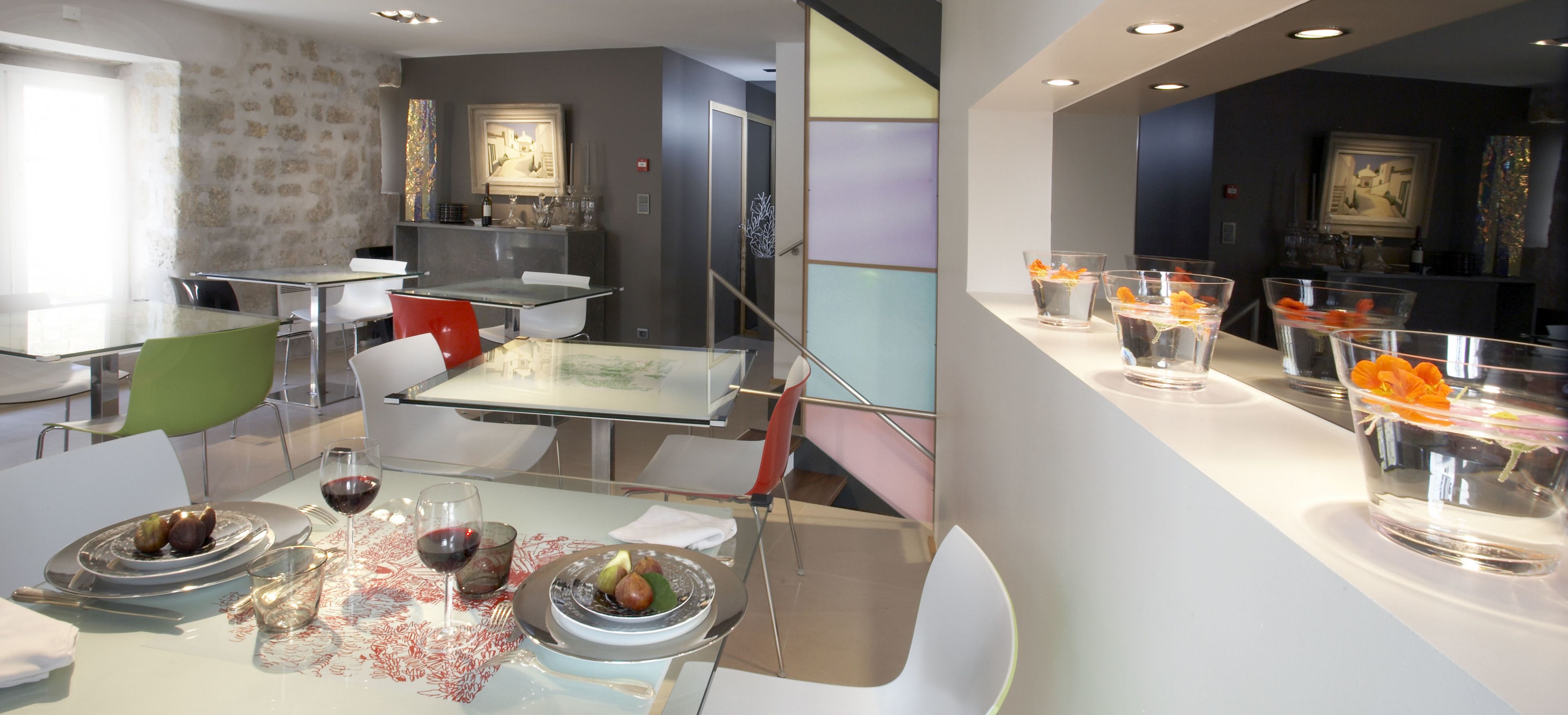 dinner served, fusion cuisine, pool views