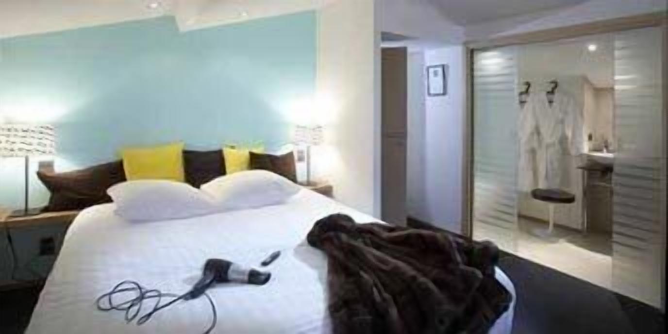 desk, soundproofing, iron/ironing board, free cots/infant beds