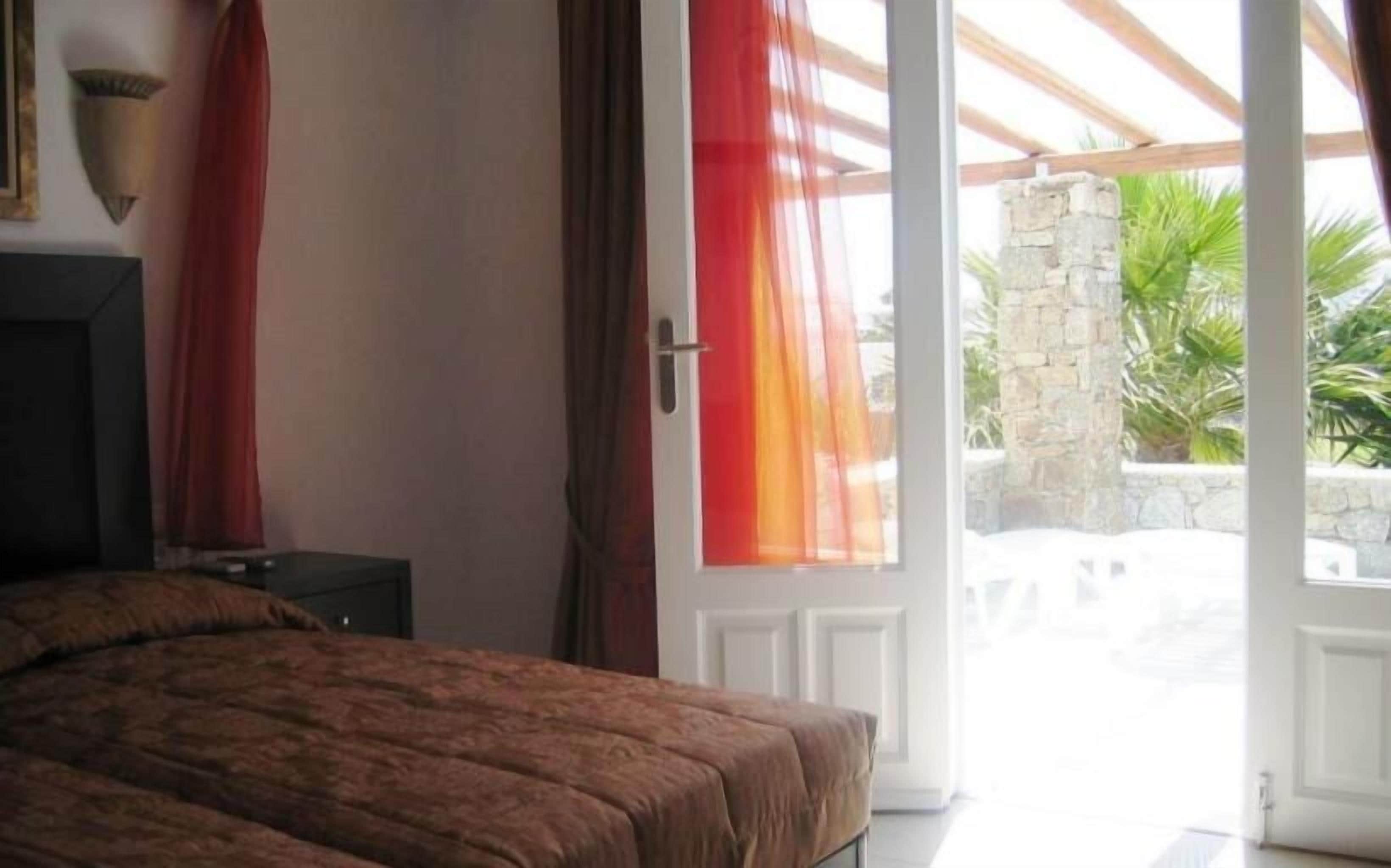 standard triple room | egyptian cotton sheets, in-room safe, soundproofing