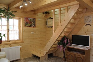 House, 3 Bedrooms, Balcony, Mountain View | Living room