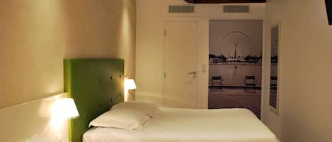 Habitación triple superior | Escritorio, insonorización, wifi gratis y ropa de cama