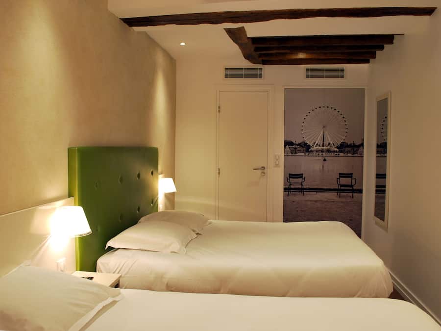 Superior Triple Room | Desk, soundproofing, WiFi (free), bed sheets