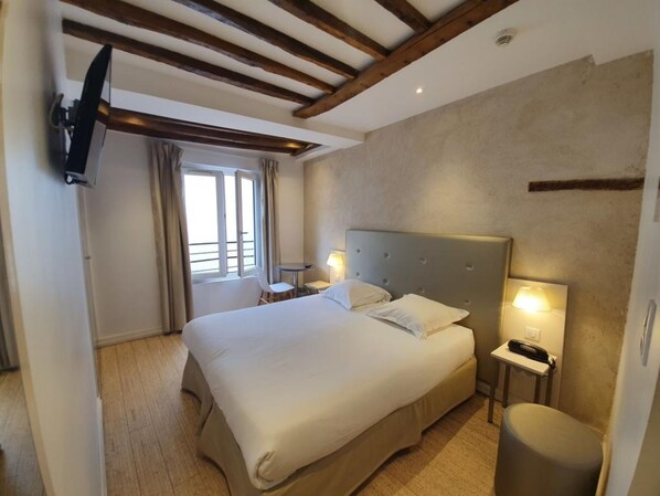 Habitación doble superior, 1 cama doble | Escritorio, sistema de insonorización, wifi gratis y ropa de cama