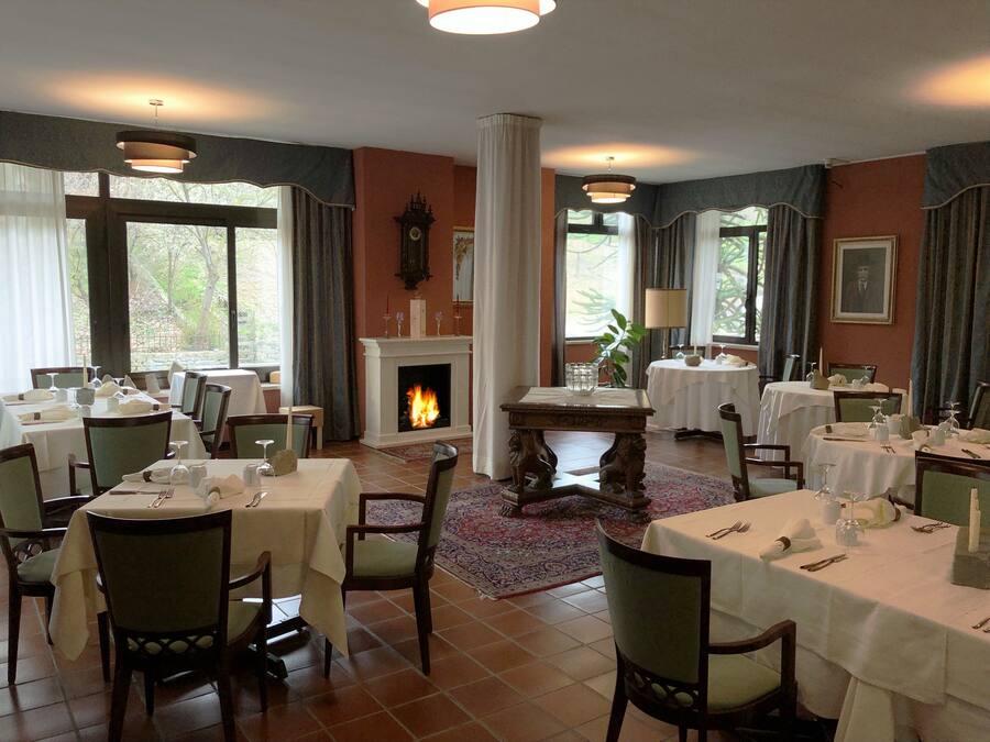 Couples’ dining