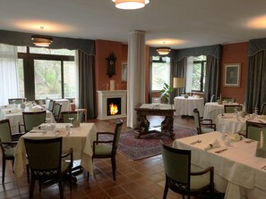 Couples dining - San Carlo (Cortemilia)