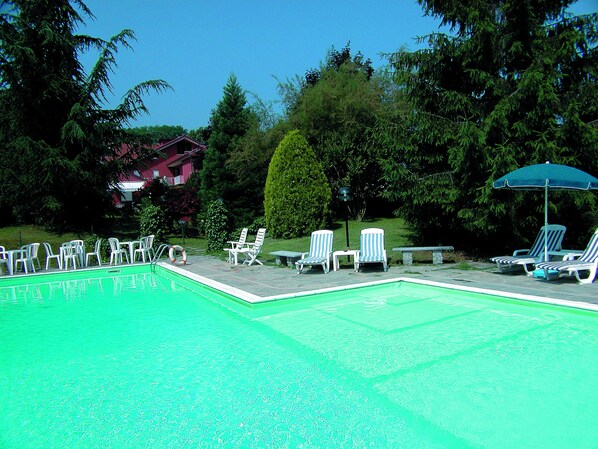 Seasonal outdoor pool