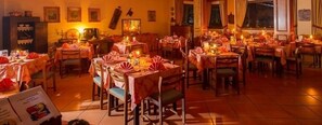 Se sirven desayunos, almuerzos y cenas