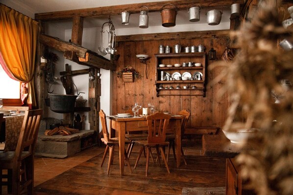 Breakfast, lunch, dinner served; international cuisine - Genzianella (Valfurva)