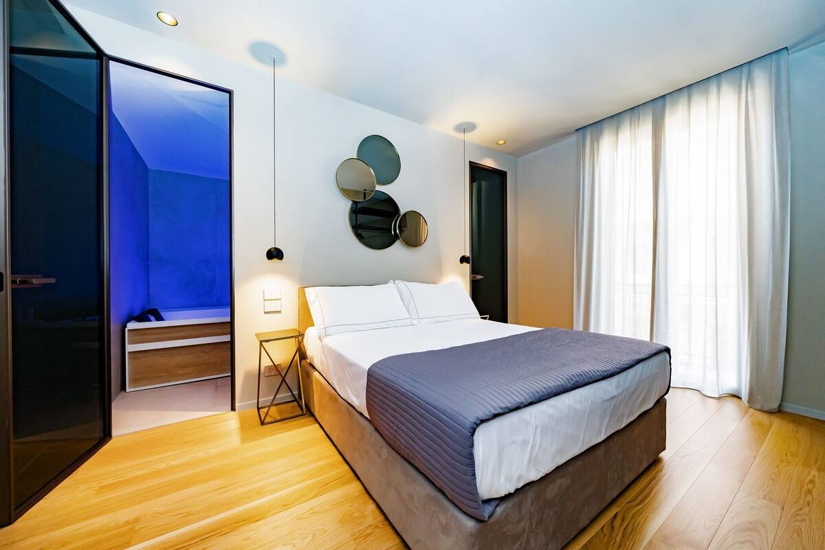 Luxury Studio Suite | Frette Italian sheets, premium bedding, minibar, in-room safe