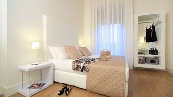 Frette Italian sheets, premium bedding, minibar, in-room safe