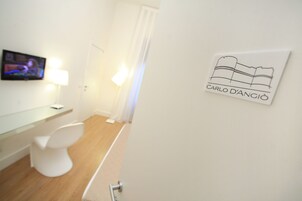 Sábanas italianas Frette, ropa de cama de alta calidad y minibar 