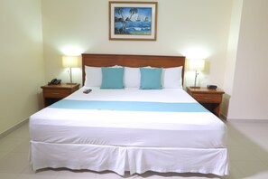 Room, 1 King Bed | Egyptian cotton sheets, premium bedding, Select Comfort beds