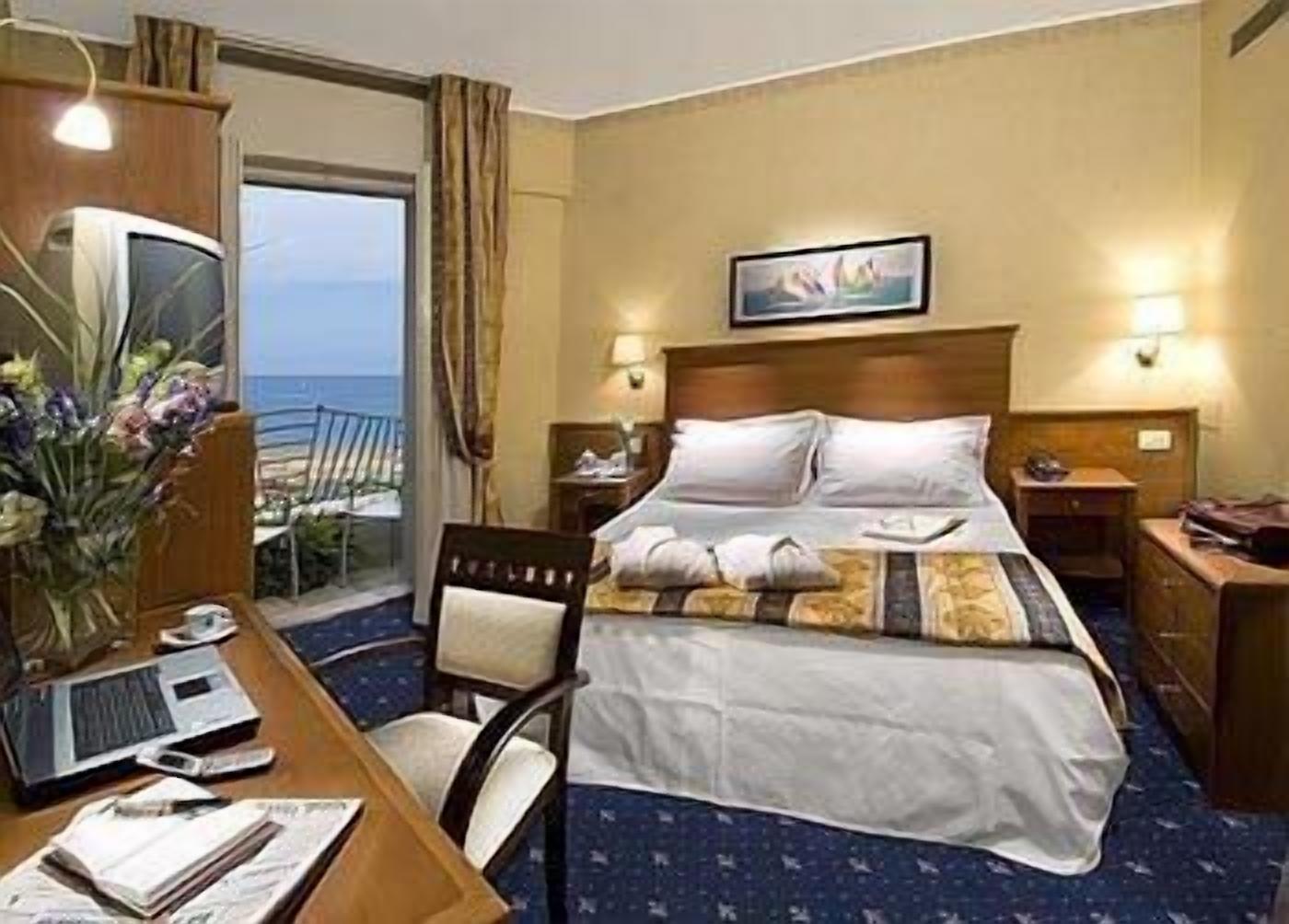 minibar, in-room safe, desk, soundproofing