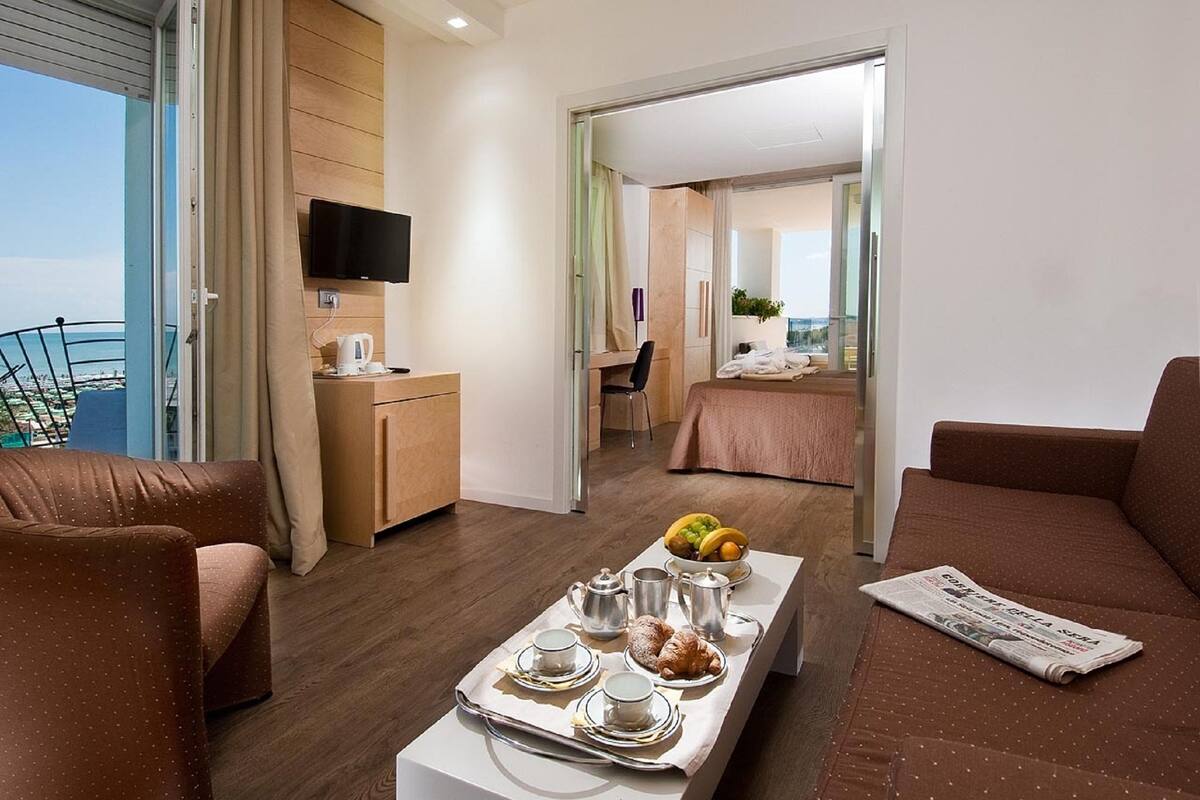 suite | living room | tv