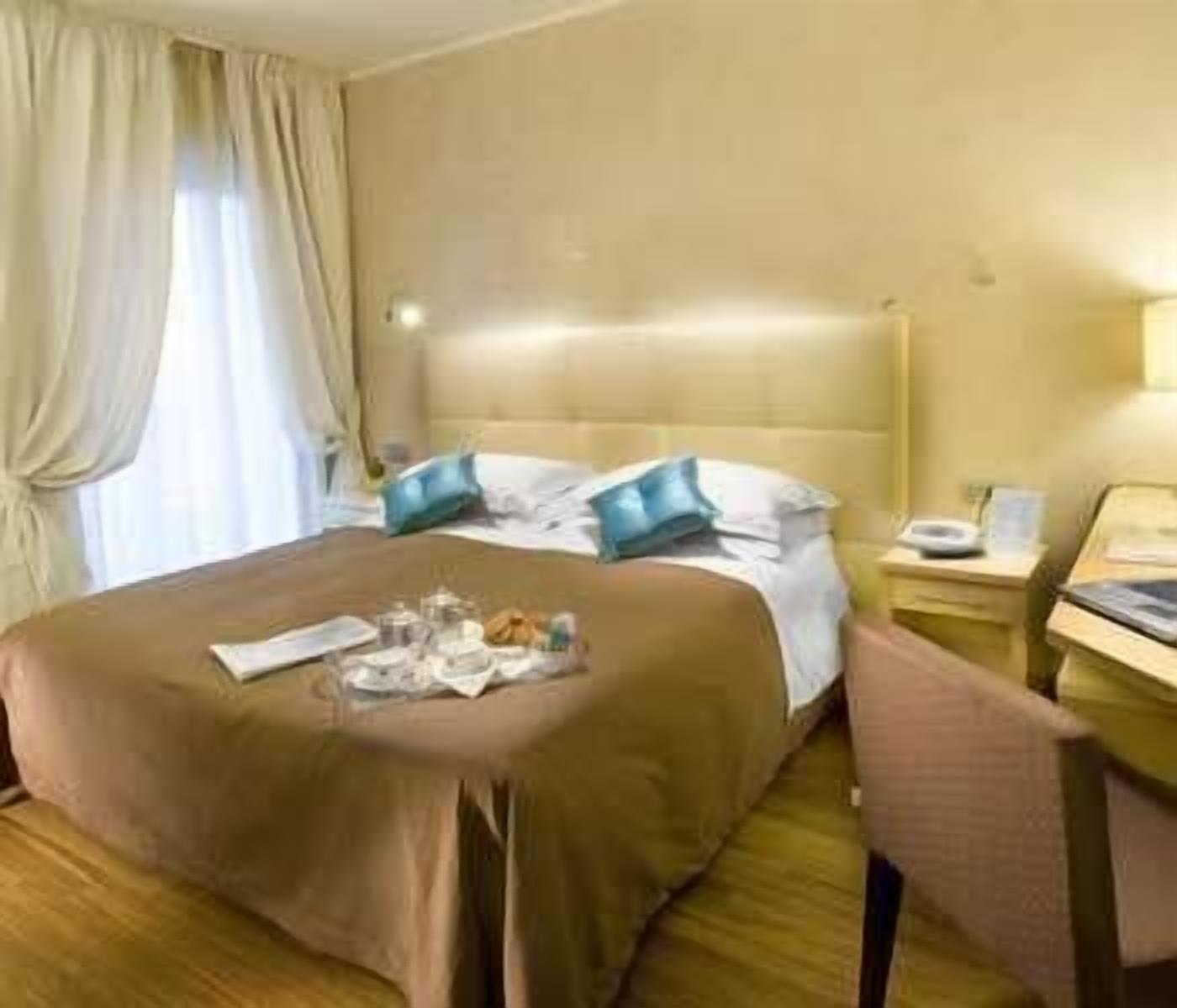 minibar, in-room safe, desk, soundproofing