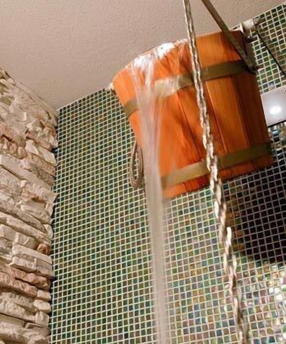 sauna, hot tub, turkish bath/hammam, body treatments, aromatherapy