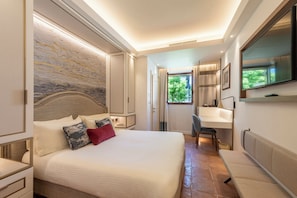 Minibar, in-room safe, desk, soundproofing - Fortino Napoleonico (Ancona)