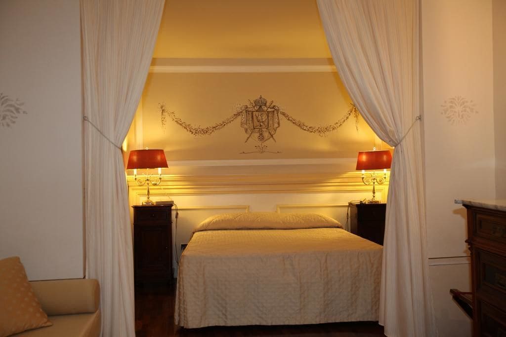 superior double room, 1 queen bed | minibar, in-room safe, desk, soundproofing