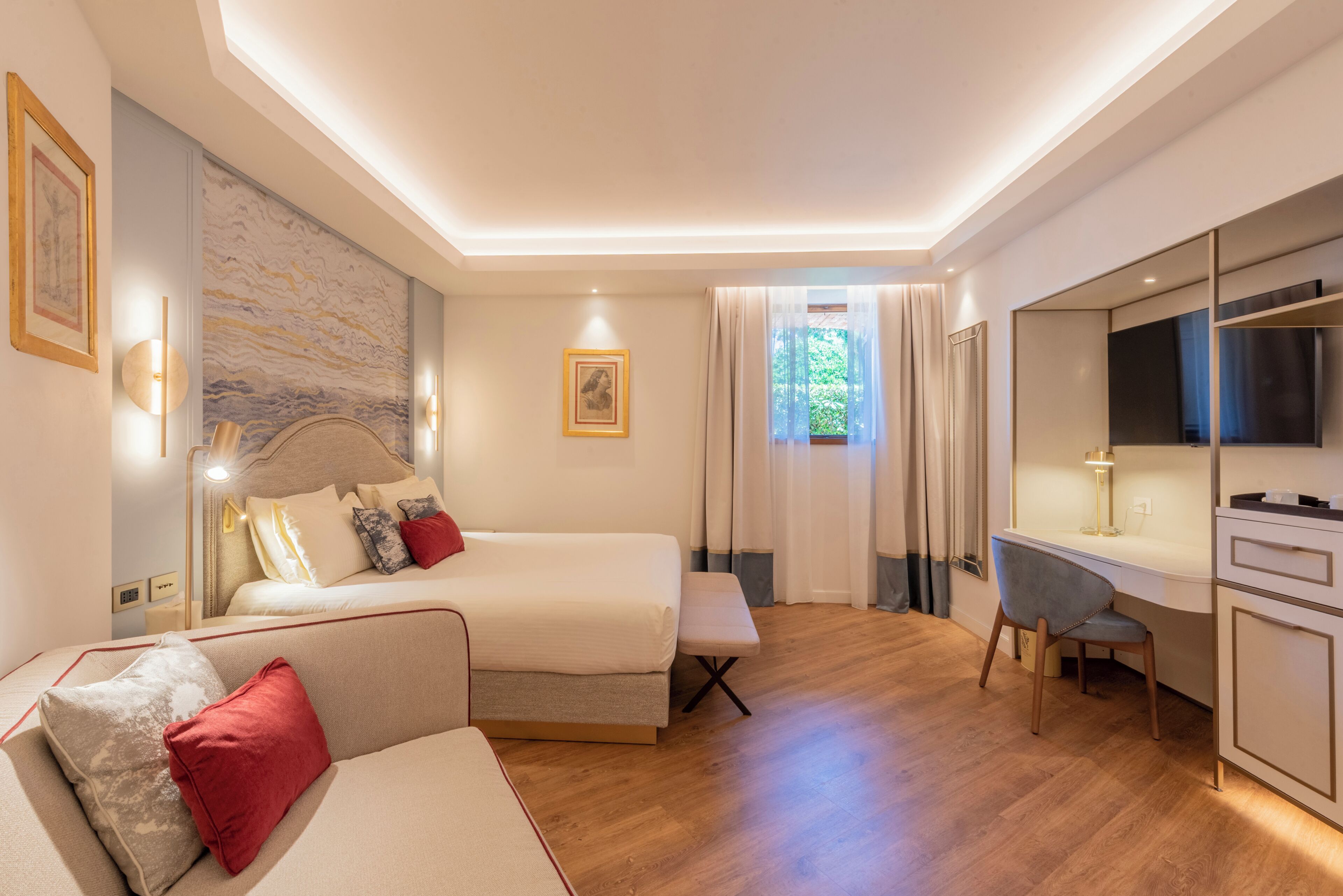 Chambre supérieure double, 1 grand lit | Minibar, coffre-fort, bureau, système d’insonorisation