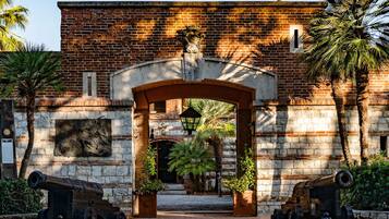 واجهة المنشأة