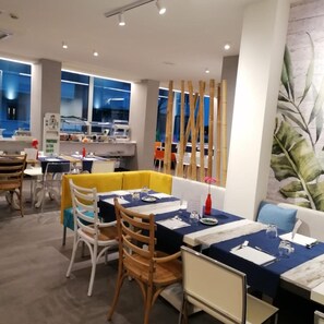 Breakfast, lunch, dinner served; Italian cuisine  - Astra (Misano Adriatico)