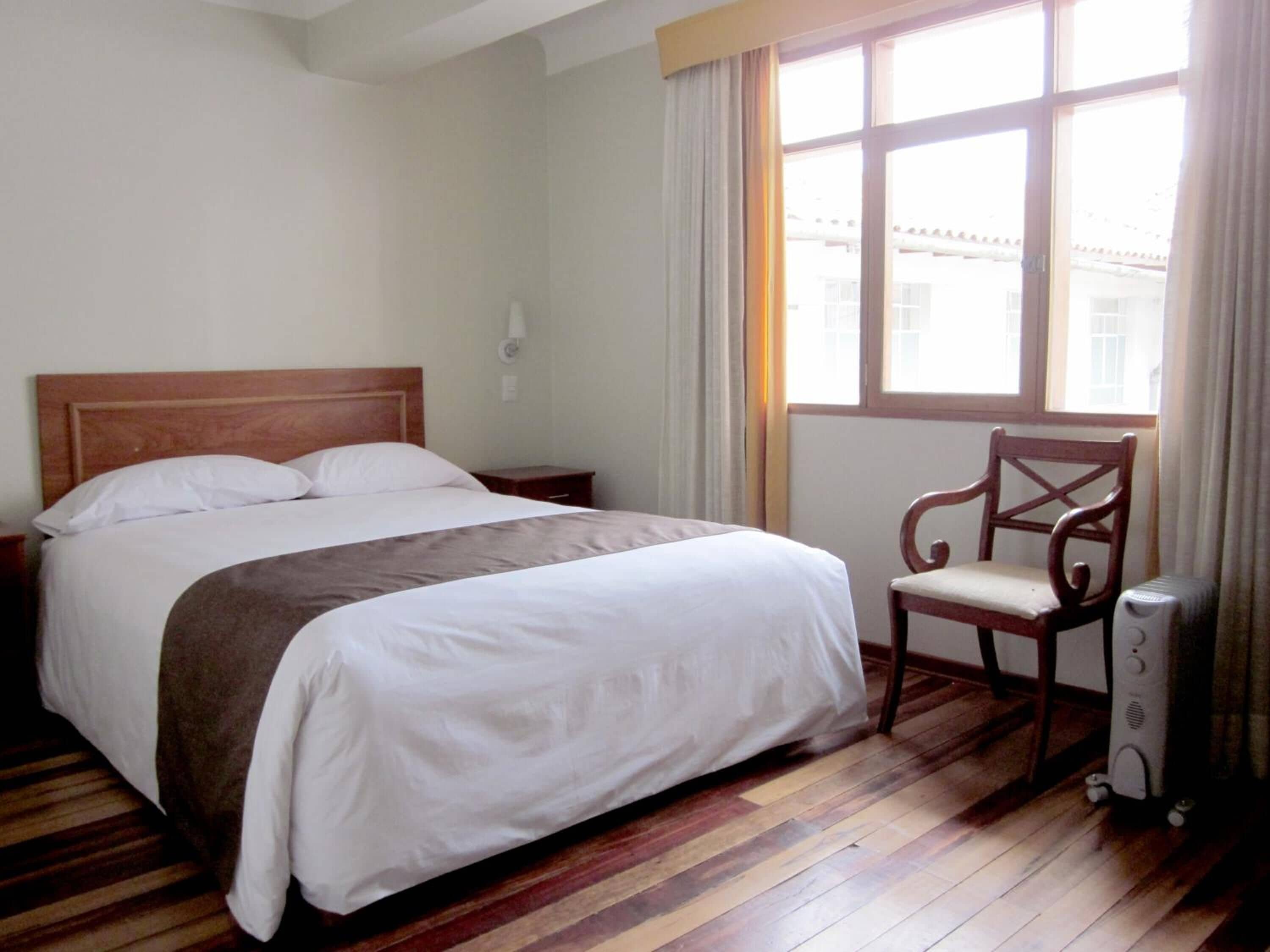 Photo - Emperador Plaza