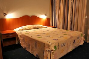 Premium bedding, pillowtop beds, individually decorated - Sirius Beach (Varna)