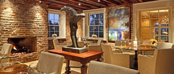 Se sirven almuerzos, cenas y brunches; cocina americana