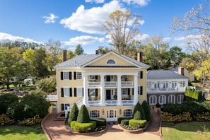 Exterior - Inn at Willow Grove (Orange)