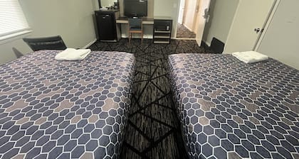 Budget Inn Oskaloosa US 63 Near Pella