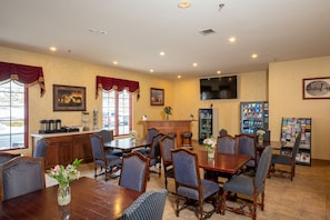 Breakfast area - Silverland Inn and Suites (Virginia City)