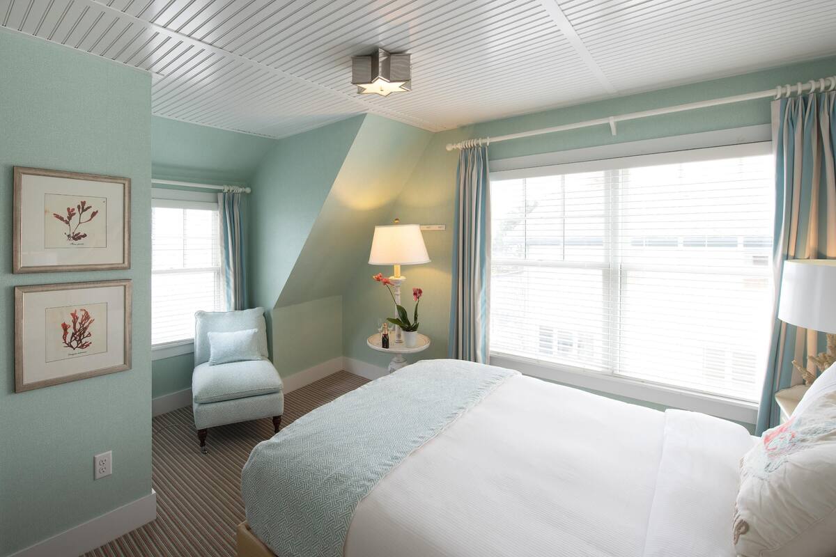 Quarto, 1 cama Queen (Ocean Front Queen) | Roupas de cama premium, individualmente decorados