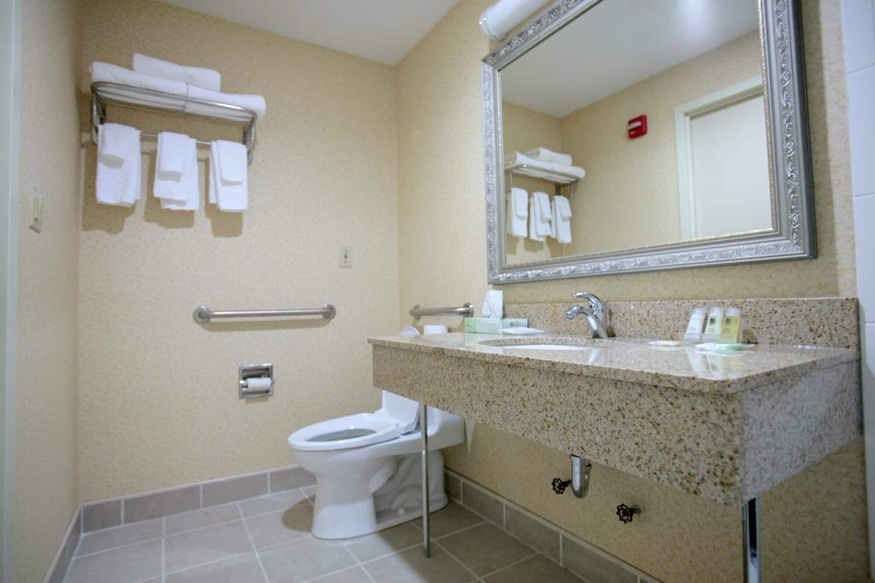 superior room, accessible | bathroom | combined shower/bathtub, free toiletries, hair dryer, towels