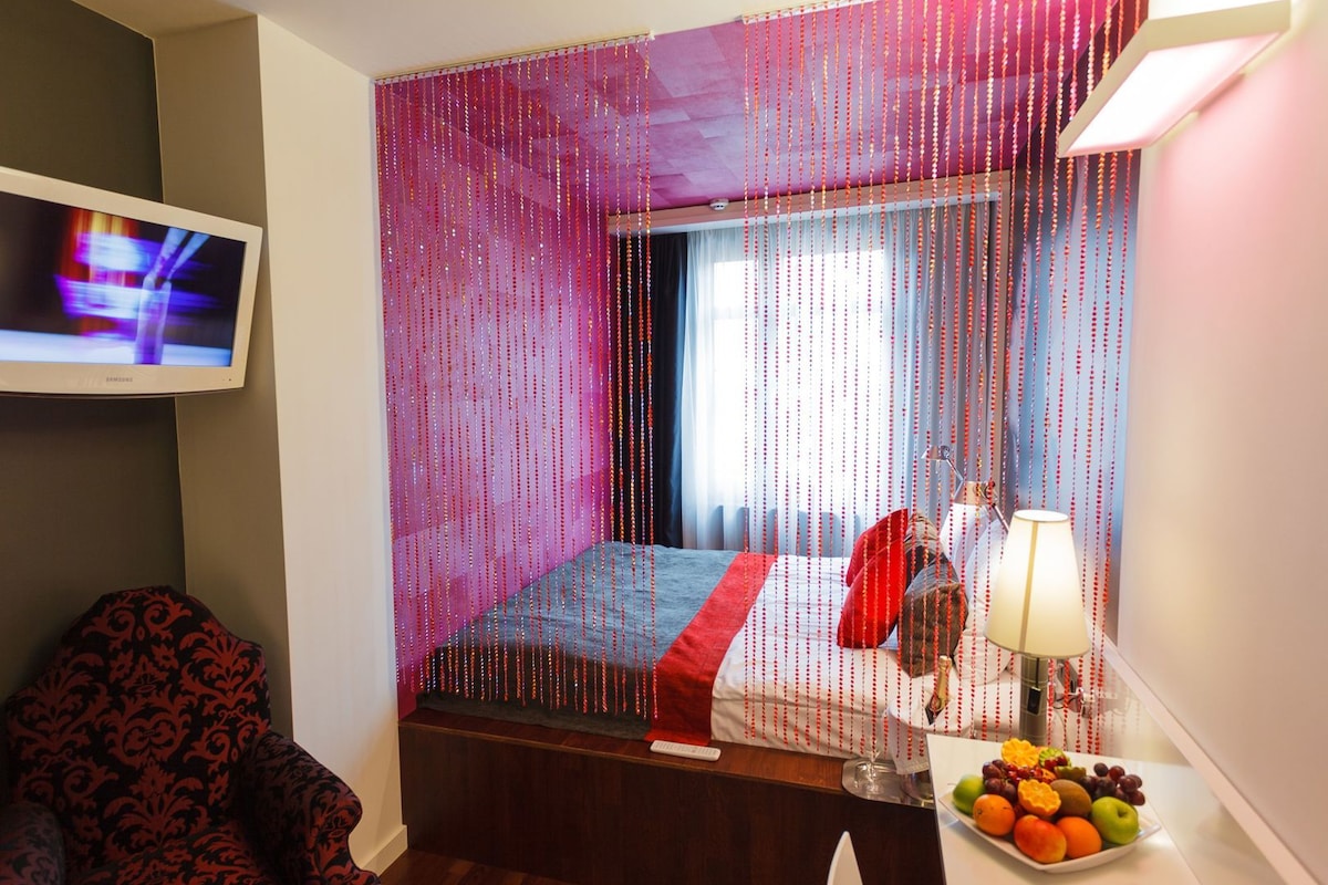 Ropa de cama hipoalergénica y minibar 
