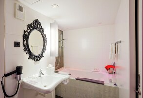 Bohem Sweetheart Room | Bathroom | Free toiletries, hair dryer, heated floors, towels