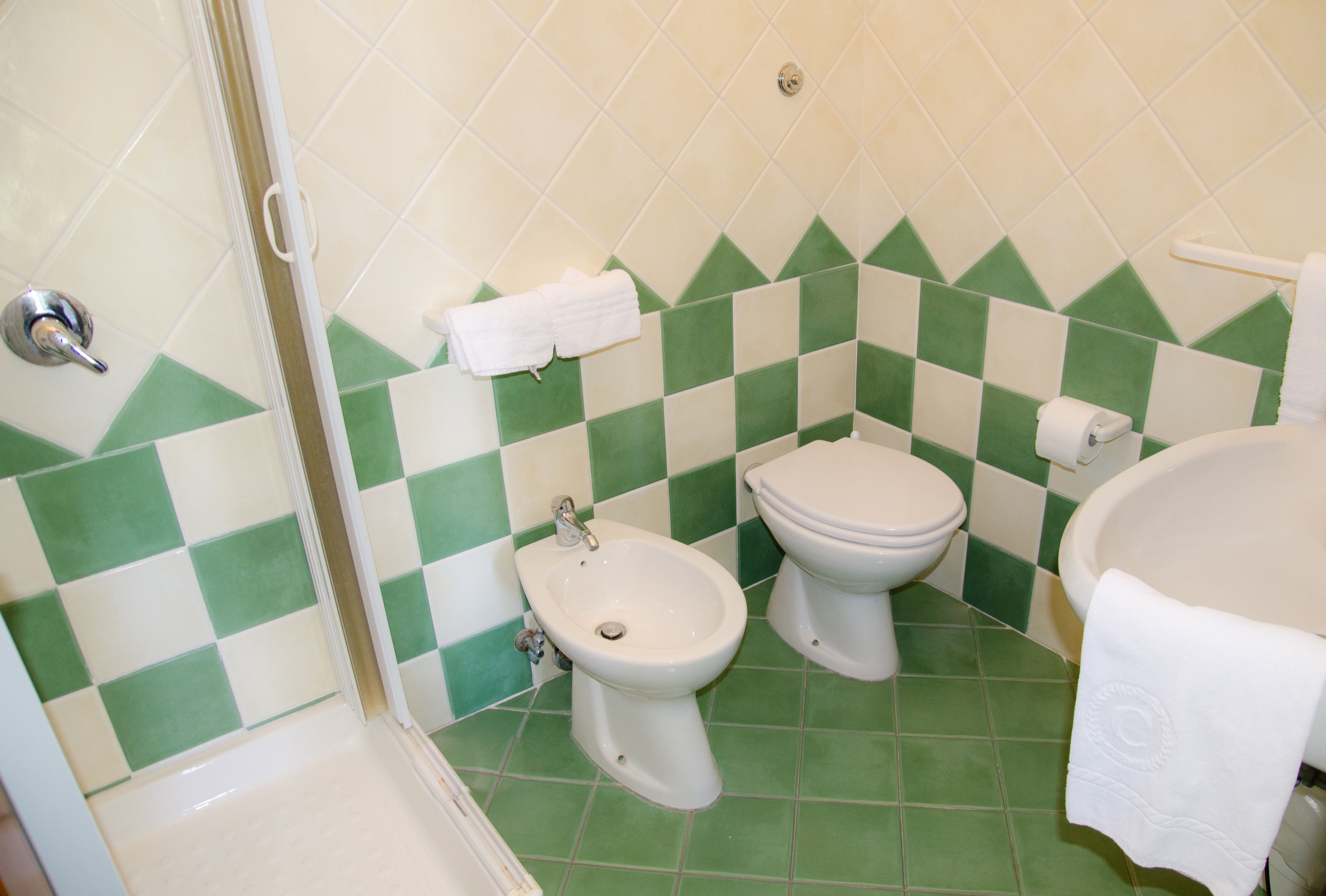 double room, sea view | bathroom | shower, free toiletries, hair dryer, towels