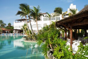 5 outdoor pools, pool umbrellas, sun loungers - Club Jandía Princess - All Inclusive (Pajara)