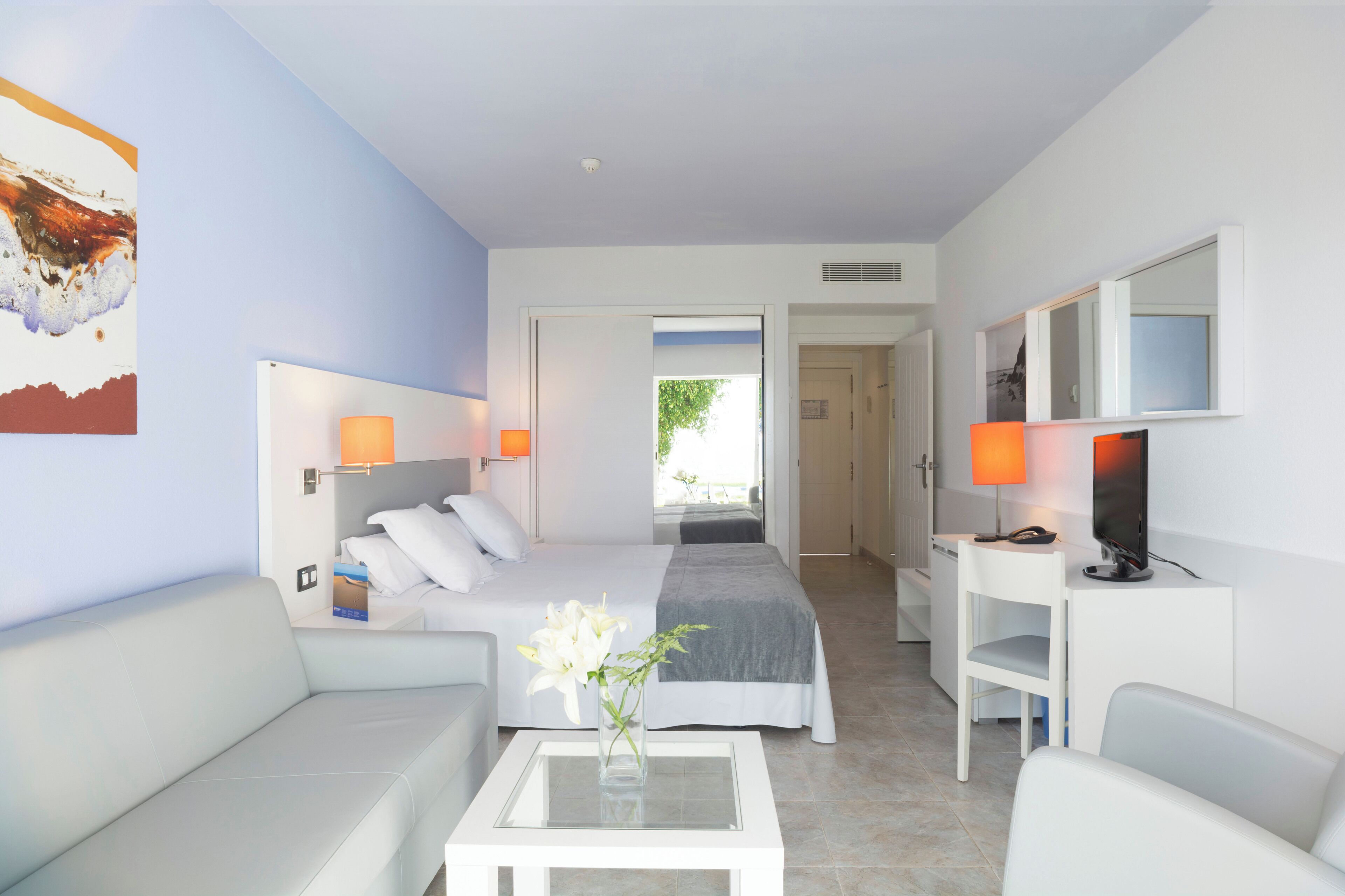 Premium bedding, minibar, in-room safe, desk