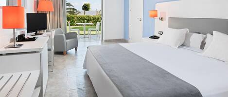 1 bedroom, premium bedding, minibar, in-room safe