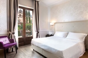 Minibar, in-room safe, individually decorated, individually furnished