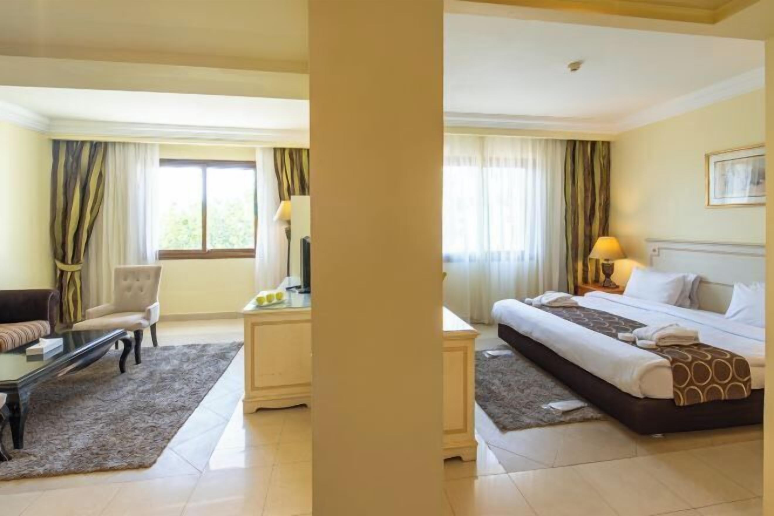 Couette en duvet d'oie, minibar, coffres-forts dans les chambres