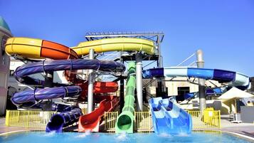 2 outdoor pools, sun loungers