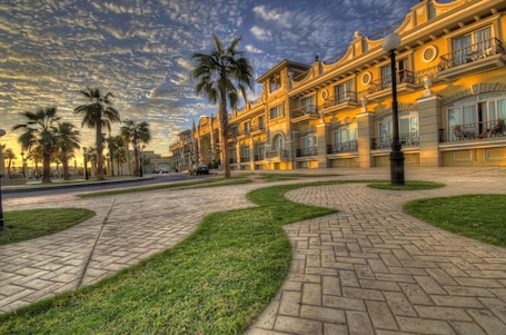 Property entrance. IL Mercato Splash Aqua Park