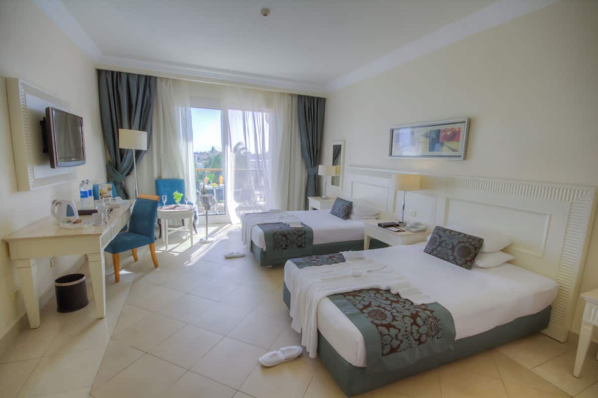 Down duvets, minibar, in-room safe, individually furnished