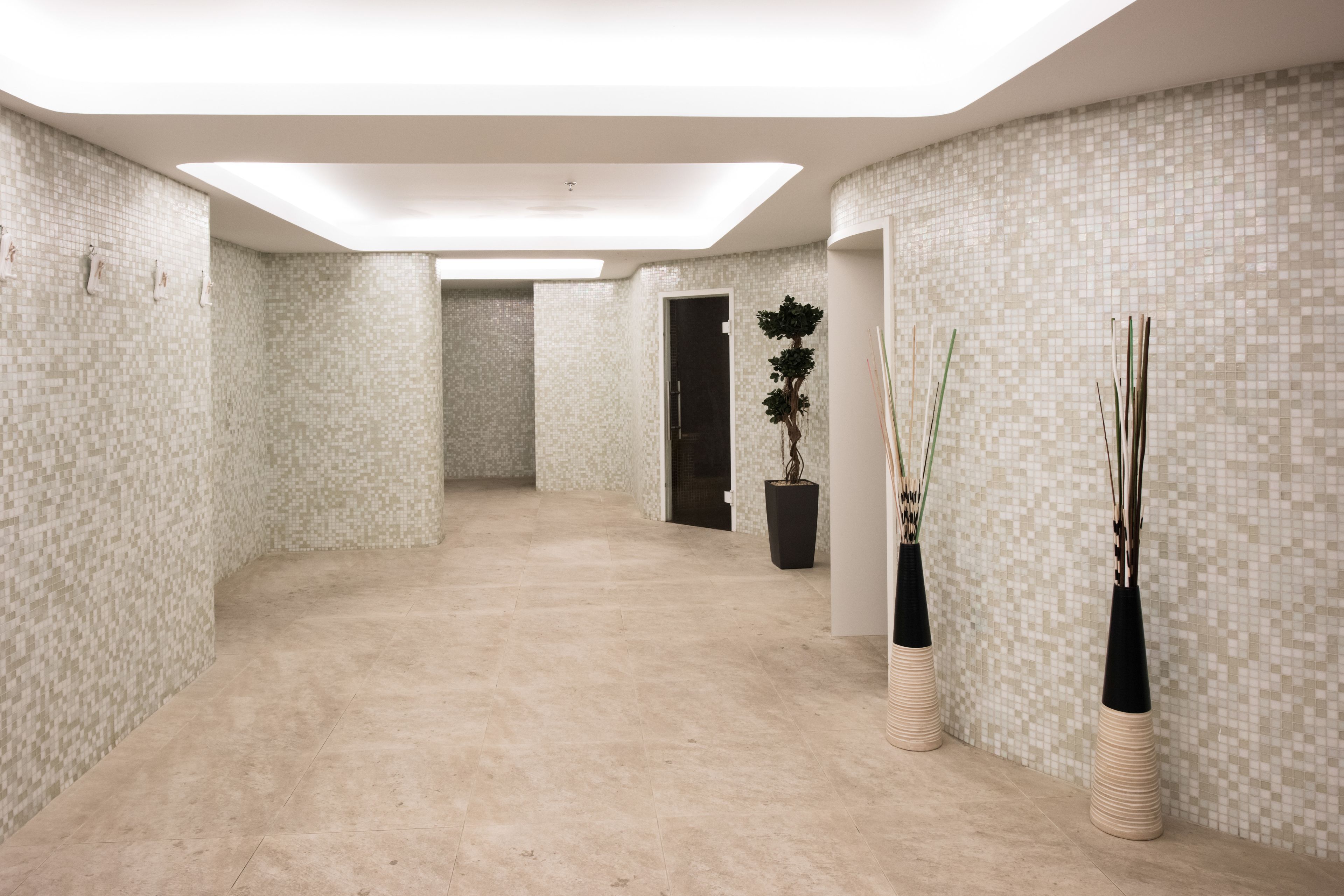 couples treatment room(s), sauna, hot tub, turkish bath/hammam