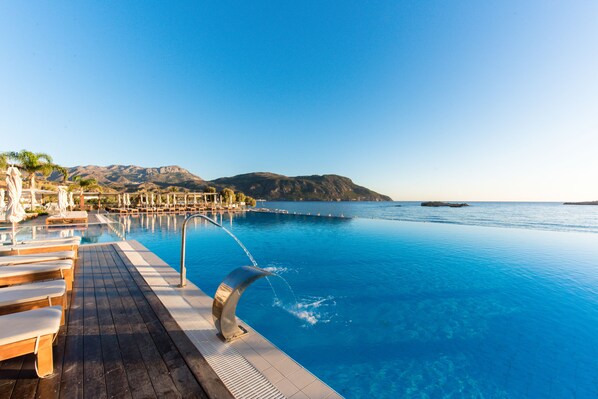 Outdoor pool, pool loungers