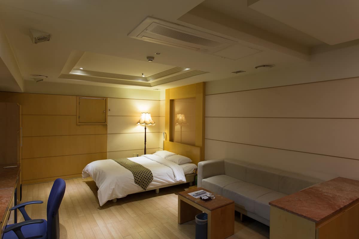 Deluxe Double Room | Premium bedding, down duvets, memory-foam beds, in-room safe