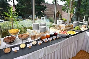 Desayuno buffet todos los días (con cargo) 