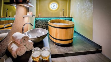 Sauna, hot tub, steam room, Swedish massages, massages