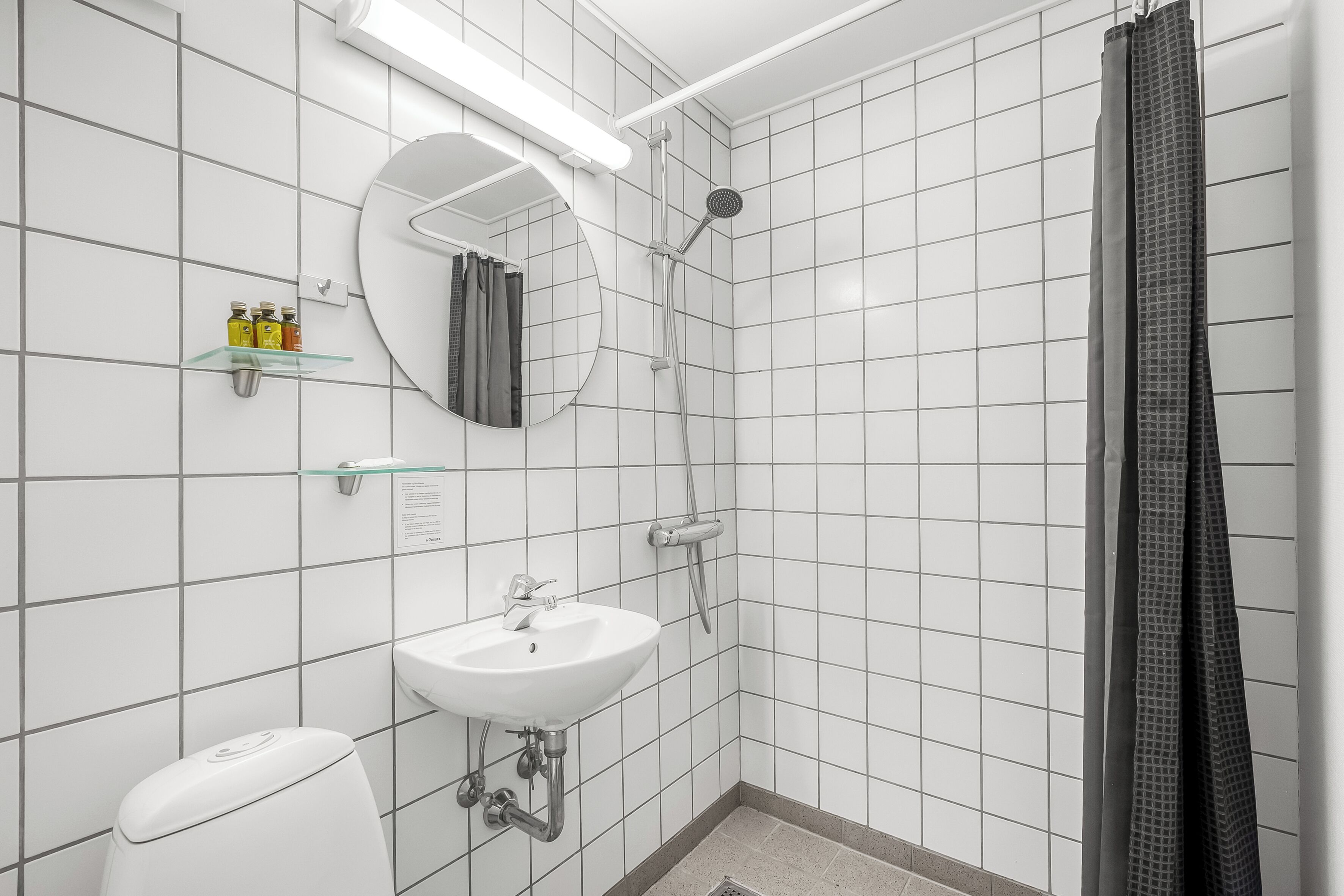 double room | bathroom | shower, towels, soap, shampoo